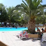 Petit Village Эретрия