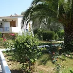 Petit Village Отель Эретрия