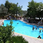 Отель Petit Village 2*
