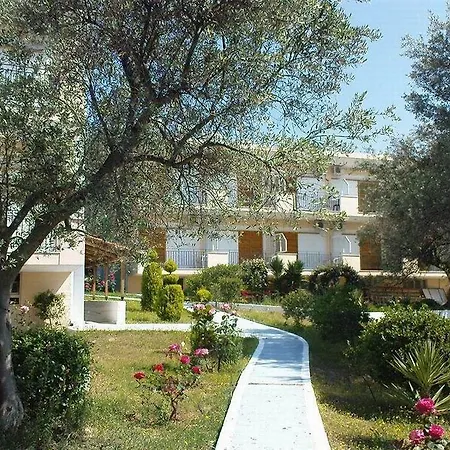 Petit Village Hotel Eretria (Evia)