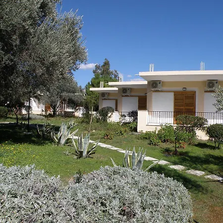 Petit Village 2*